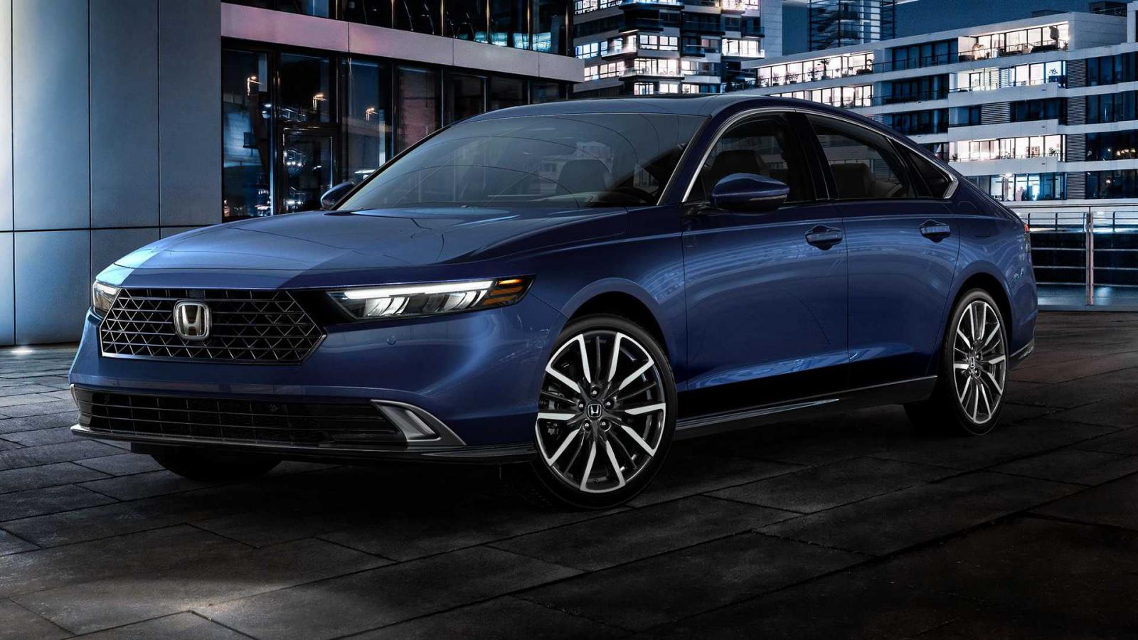 Το νέο Honda Accord έφτασε πιο hi-tech από ποτέ με έως 207 ίππους 